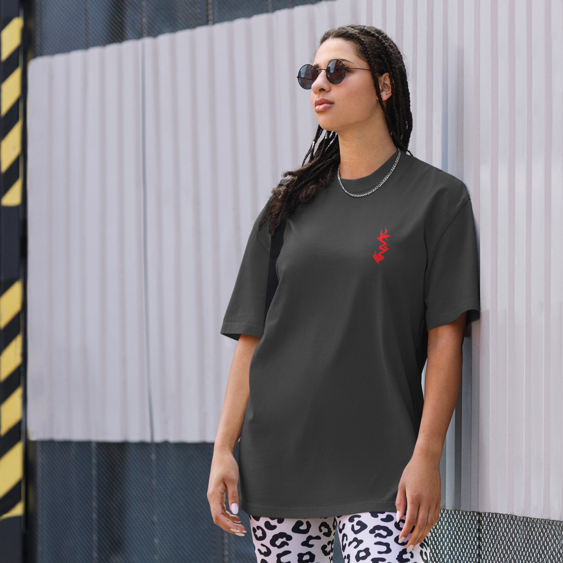 Design 1 // Women // Shirts // Oversize // Front 1 - Viper-Size